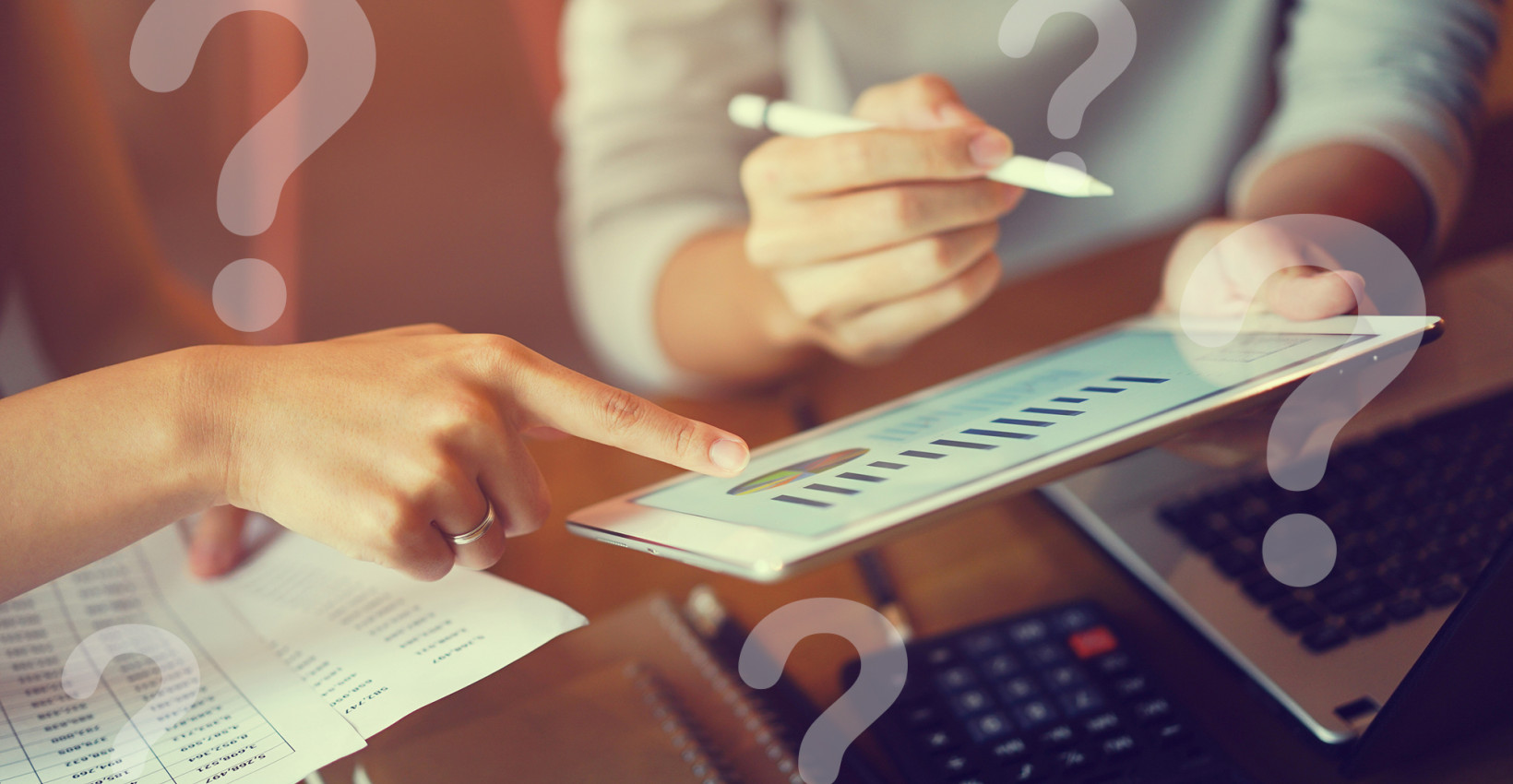 people point at screens with question marks floating around