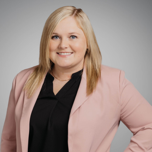 katie dean headshot square crop