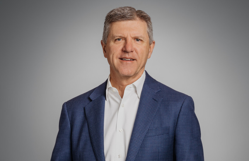 LG Searcy Headshot 2022