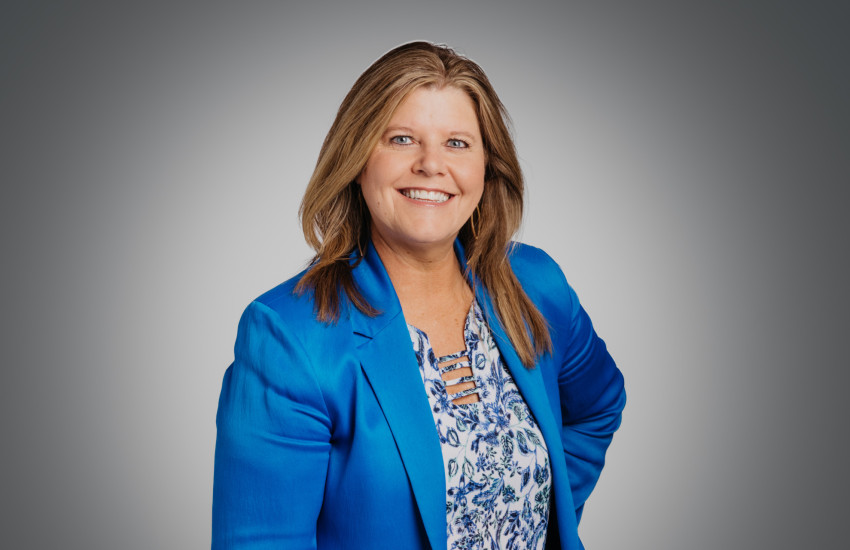 DeAnn Oltman Headshot 2023