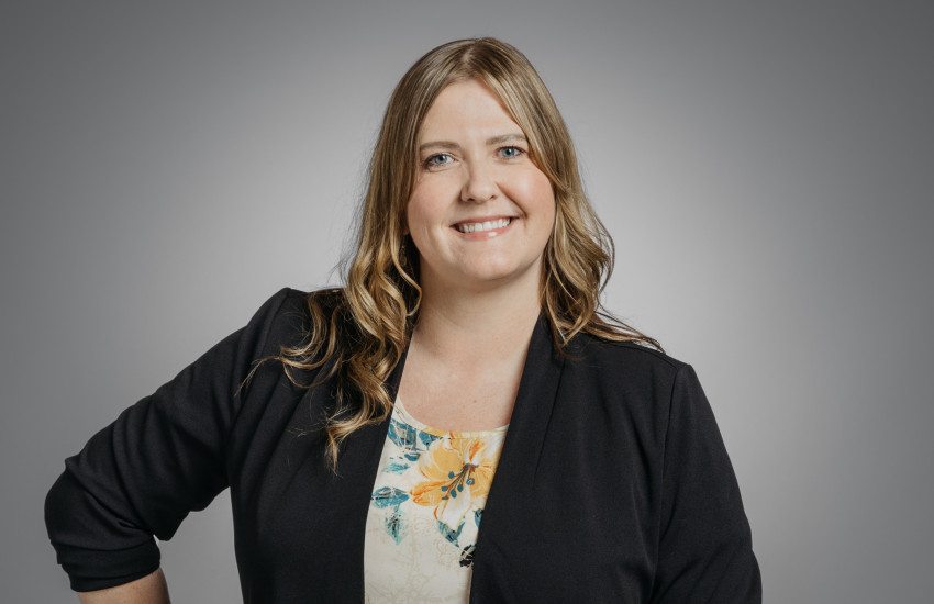 Marci De Los Santos headshot 2022