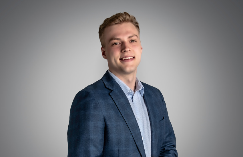 Gabriel Schindler headshot 2023