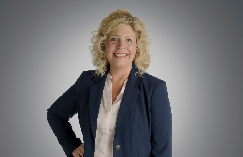 Tami Mitzel headshot 2025